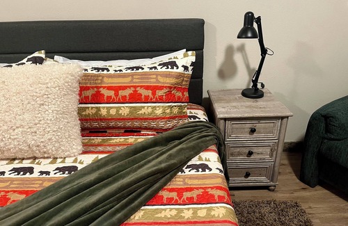 Gardiner Cabin | The Bear Den Yellowstone