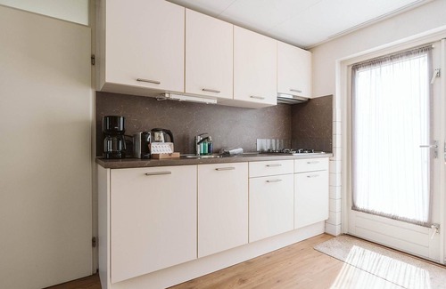 Ouddorp House | The beautifully furnished holiday home is a short distance away of the beaches in the front part of the green Noorzeepark.