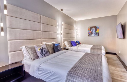 Biloxi Hotel | The Bella's String Kings Suite, King Bed, Sleeps 2, Private Balcony
