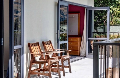 Akaroa House | The Bellbird's Nest - Takamatua Holiday Home