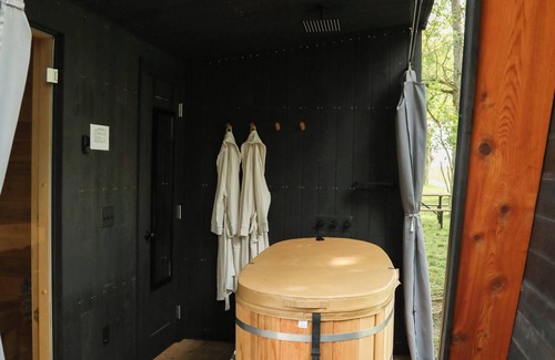 Mingoville Cottage | The Bellefonte Campground presents: The Cozy Cottage | 1 Bedroom with Sauna