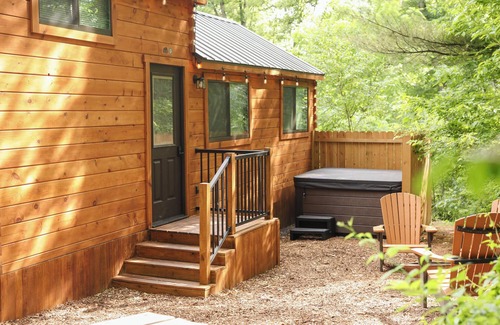 Mingoville Cabin | The Bellefonte Campground presents: Tiny Home | 2 Bedroom with HOT TUB