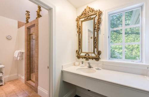 Calistoga Hotel | The Bergson, BW Signature Collection