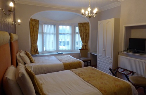 North Shore House | The Berwick - Over 40's Only