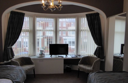 North Shore House | The Berwick - Over 40's Only