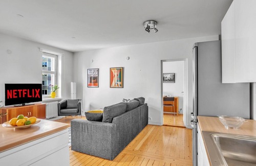 Hietalahti Apartment | The Best Area w Free Parking Garage, 200m tram/bus