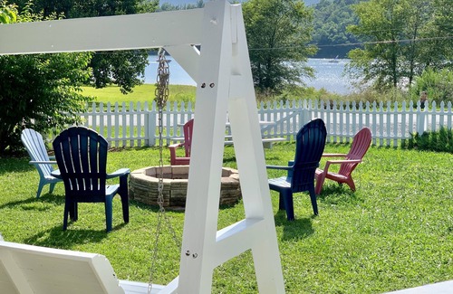 Hiawassee House | The best of Lake Chatuge - Stunning lake & mountain views!