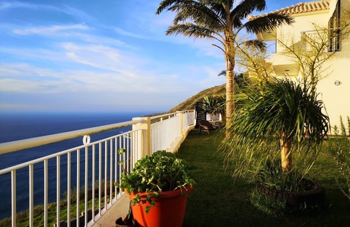 Paul do Mar House | The Best Sea View in Madeira -Casa Farol
