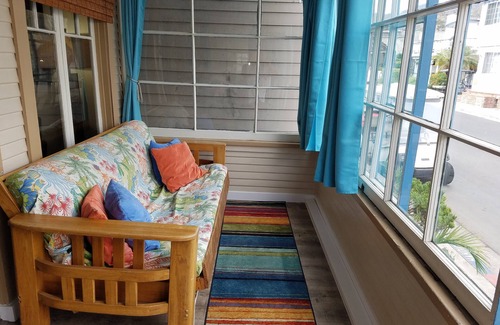 Avalon House | The Big Blue House of Catalina BOOK NOW for 2025