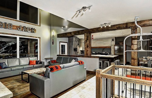 Stoneham House | THE BIG JACK - 33 Chemin Blanc, Stoneham, 289671