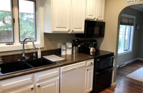 Ten Sleep House | The Big Horn Retreat: 4Bed/2Bath in Heart of Ten Sleep - Adventure meets Comfort