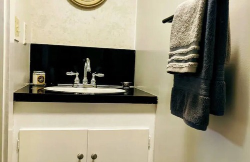 Orange House | The Biltmore Suite in historic Holladay House