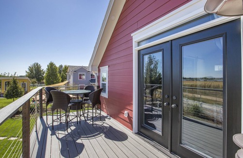 Frederick Apartment | The Bird House of Frederick with Open Space & Lake Views!