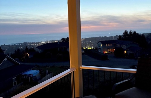 Brookings House | The Bird’s Nest: 5-yr new, 3 Bedroom 180 degree Ocean View Home in Brookings, OR