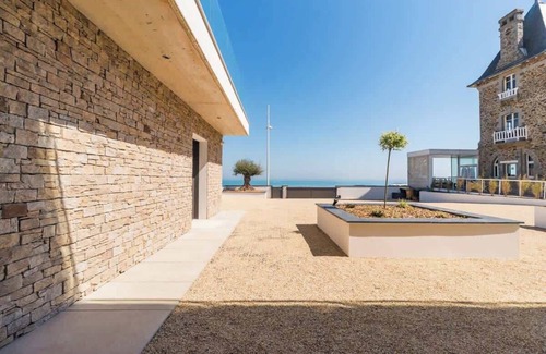 Plerin Apartment | "The Black" - Vue mer & parking aux Rosaires