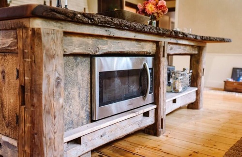Plympton House | The Black Walnut House