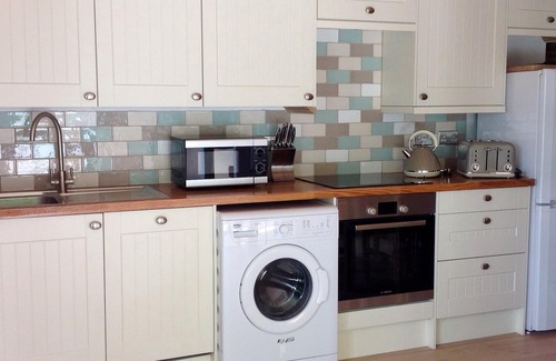 Port Isaac House | The Blacksmith's Shop, Trewetha, Port Isaac … sleeps 2, parking, garden.