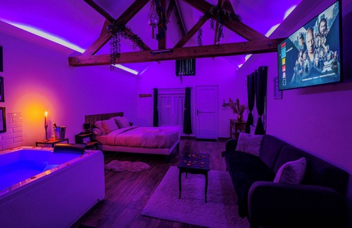 Villemandeur House | The BLR suite