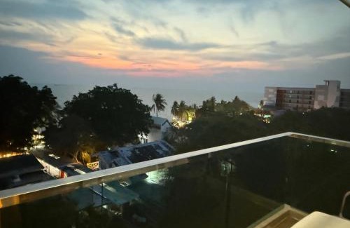 Saen Suk Apartment | The Blu X Ocean view Family top floor