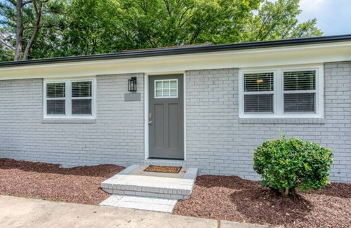 East Raleigh House | The Blue Bird, newly renovated modern home close to downtown Raleigh