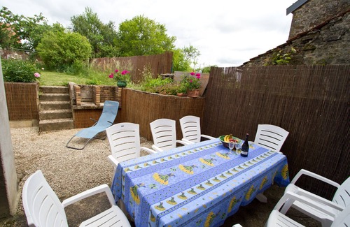 Celles-en-Bassigny House | The Blue Bumblebee in Langres and its 4 lakes