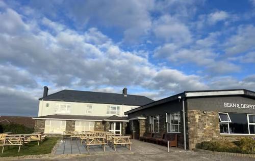 Garrettstown House | The Blue Horizon