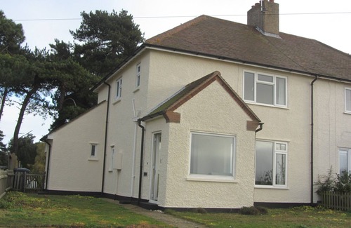 Martlesham Heath Cottage | The Blue Parrot - A real getaway!