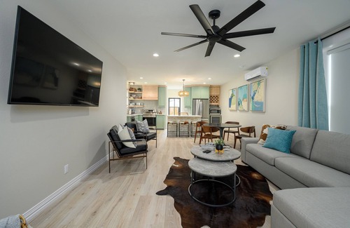 Pottsboro House | The BLUE SLIDE BUNGALOW on Lake Texoma sleeps up to 8. Relax in luxury.