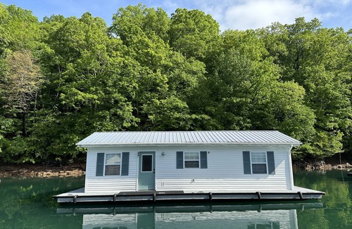 Big Creek House | THE BLUEBIRD, Norris Lake at Whitman Hollow Marina