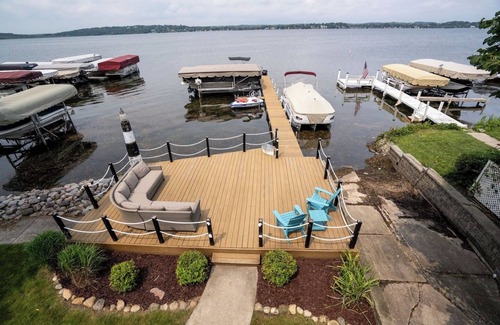 Pewaukee House | The Boat House on Pewaukee Lake| Location, Comfort, Experience