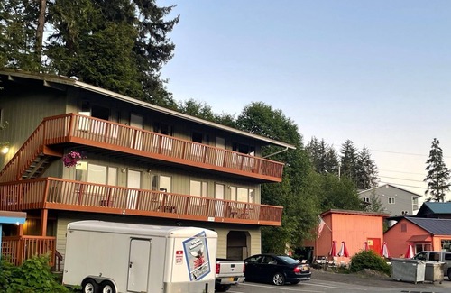 Juneau Apartment | The Boat House - Waterfront at Auke Bay with Discounts on Tours