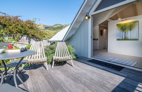Akaroa Cottage | The Boathouse - Akaroa Holiday Home