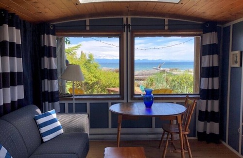 Black Creek House | The Boathouse-Beachfront