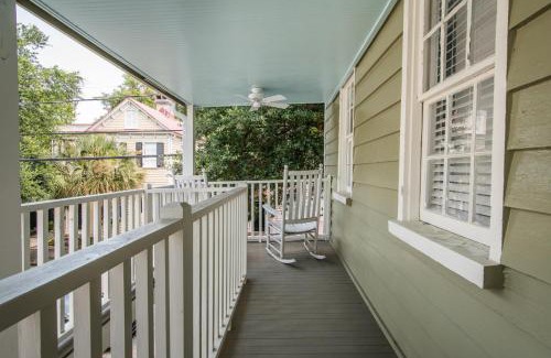 Cannonborough Elliotborough Apartment | The Bogard Only 4 Blocks to King