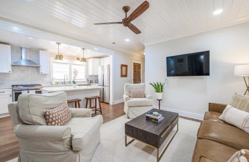 Cannonborough Elliotborough Apartment | The Bogard Only 4 Blocks to King