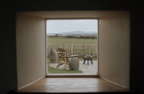 East Linton Cabin | The Bonnie Wee Bothy is a rural off-grid eco getaway.