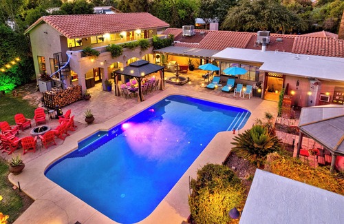 Tempe House | The "BOOK" house Across from ASU and near DT Tempe - lots of amenities