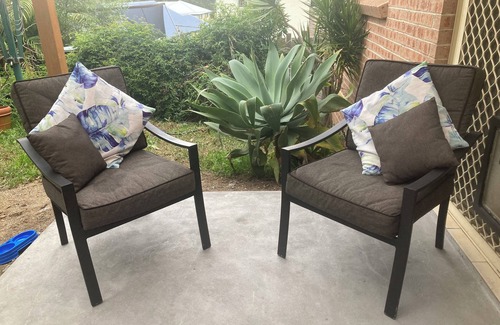 Balgowlah Villa | The Book Nook - 2 b/rm 80’s hideaway near Manly & easy Sydney access