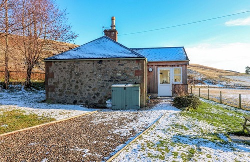 Kirriemuir Cottage | THE BOTHY, pet friendly, character holiday cottage in Kirriemuir