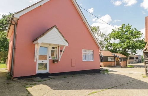 Eye Cottage | THE BOTHY, with a garden in Eye