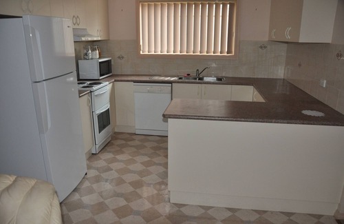 Tumut House | The Bottlebrush, 2 bedroom, Villa Unit, Townhouse