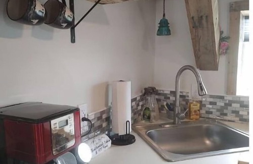 Bandera Apartment | The Boulderdash Bird House studio apt! Wonderful tree top setting, in nature!