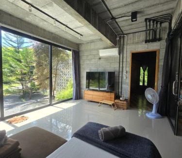 Phrom Khiri House | The Box Promkiri (เดอะบ๊อค พรหมคีรี)