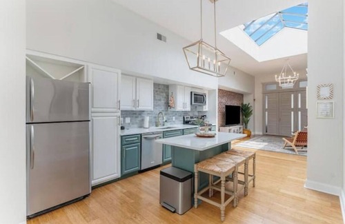 Central Business District Condo | The Brazo - Central Downtown Cincinnati - walk to stadiums
