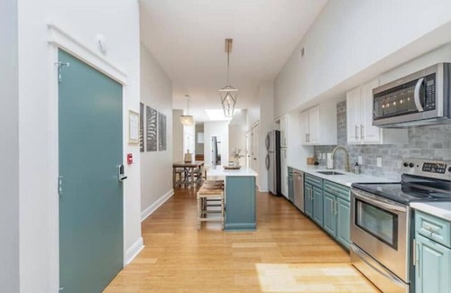 Central Business District Condo | The Brazo - Central Downtown Cincinnati - walk to stadiums