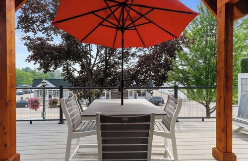 Lake Geneva Apartment | The Brick and Mortar Collection| 3 Loft Units| Upscale Group Getaway |Walk-Out Balcony| Downtown