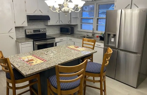 Hartford House | The “Brick Haven” central to downtown Hartford