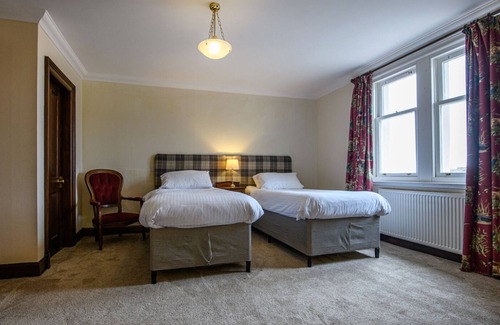 Helmsdale House | The Bridge Guest House
