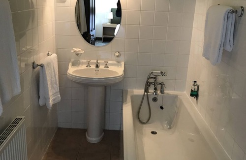 Helmsdale House | The Bridge Guest House