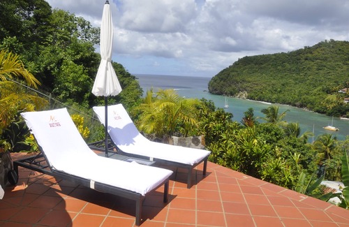 Marigot Bay Apartment | The Buckingham, luxurious & spacious near pool, stunning sea views